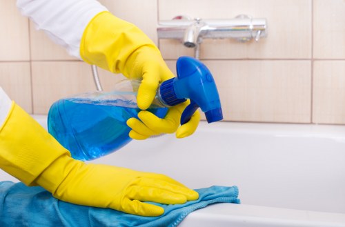 Detailed kitchen and bathroom one off cleaning in Kensington